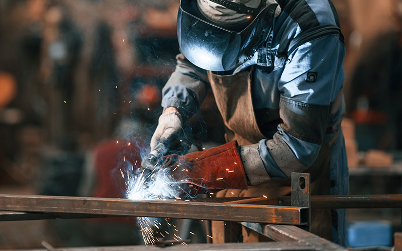 packers-Sparks-from-Welding